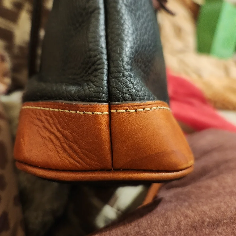 Dooney & Bourke Cross Body Bag - Picture 8 of 12